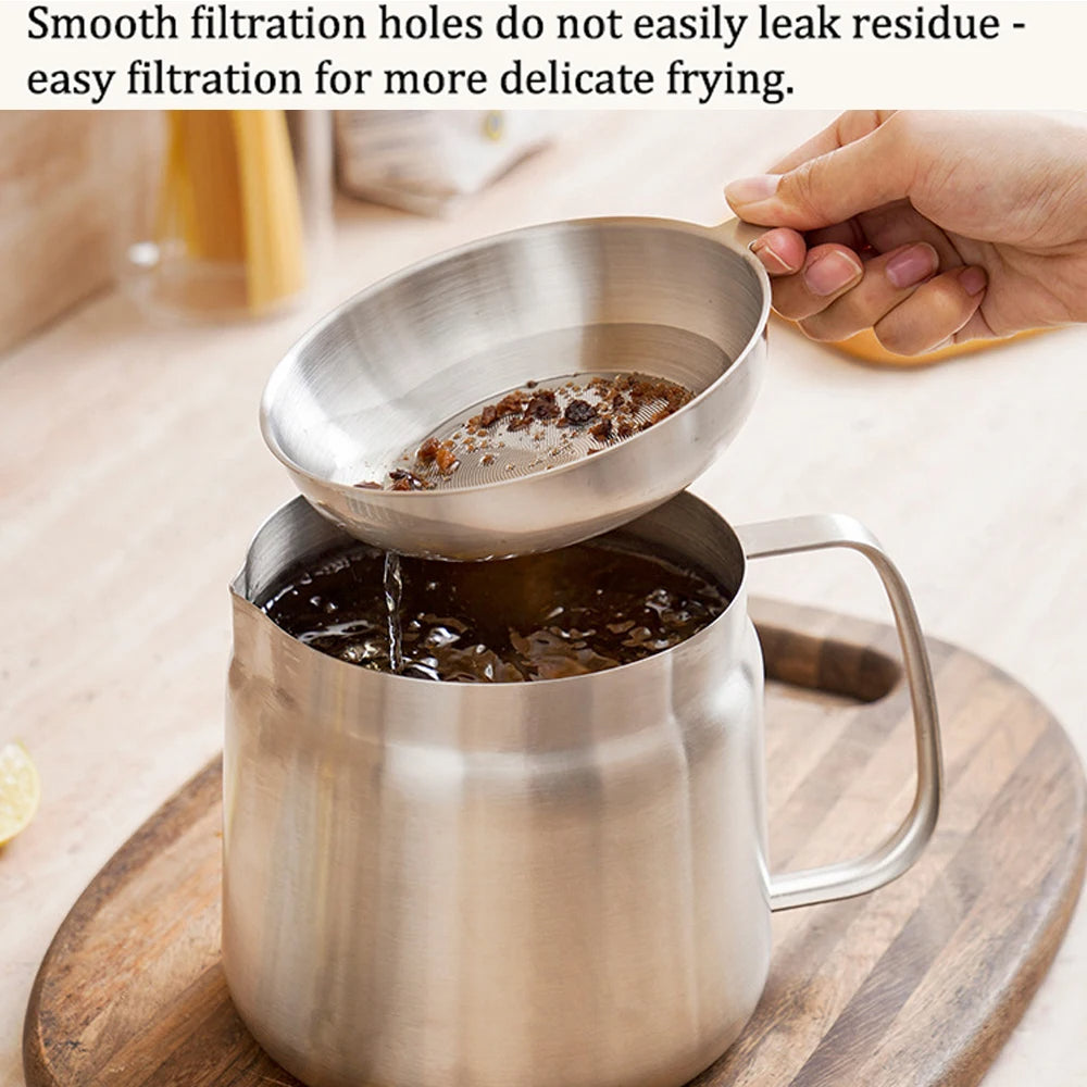 Frying pot with 2L oil storage container