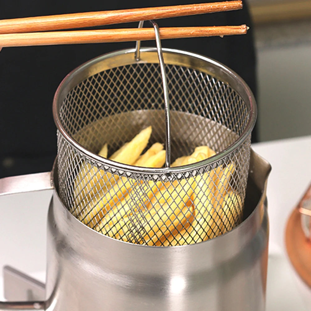 Oil filter basket for deep frying