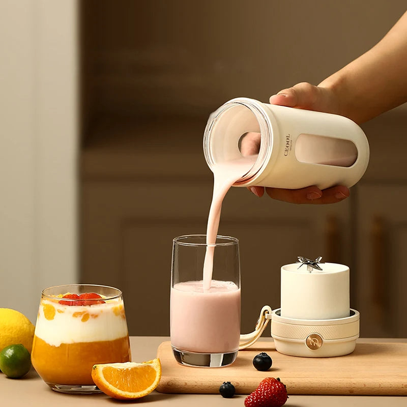 Travel blender for gym and office